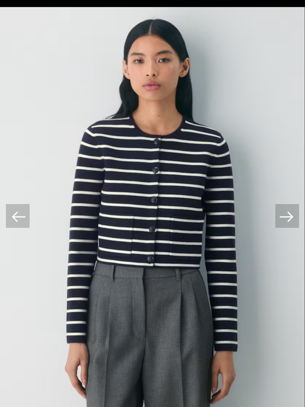 Babaton

Notable Cardigan

Striped Navy & White Cropped Button Cardigan